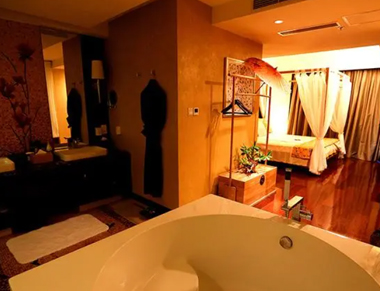 成都郫都养生会所的黄昏恋：当爱情遇上八十岁